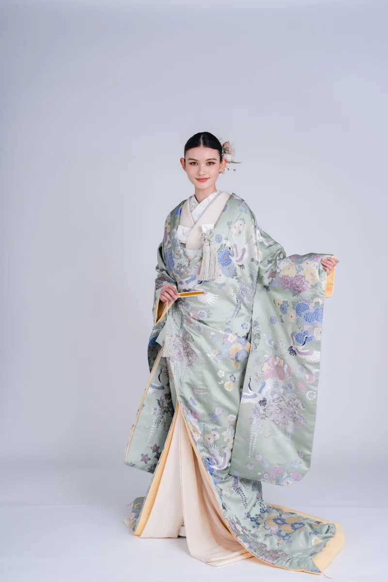 色打掛「雪輪花束文」ヒワ|ザ・オランジェガーデン五十鈴川