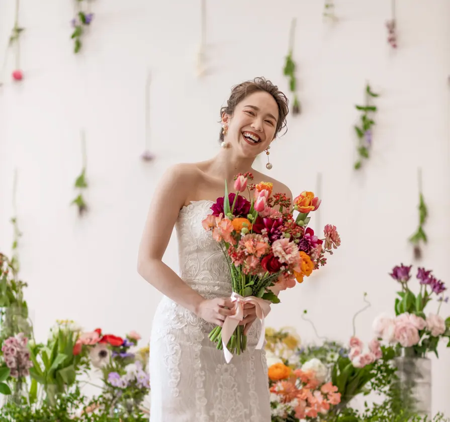 ナチュラルを彩る季節の装花｜ザ・オランジェガーデン五十鈴川（三重県伊勢市の結婚式場）